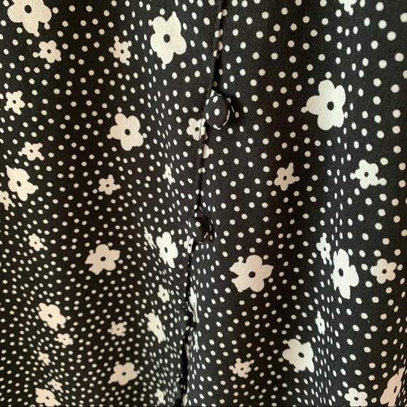 ASOS DESIGN mini tea dress with buttons and split detail in mono floral print - Picture 6 of 13